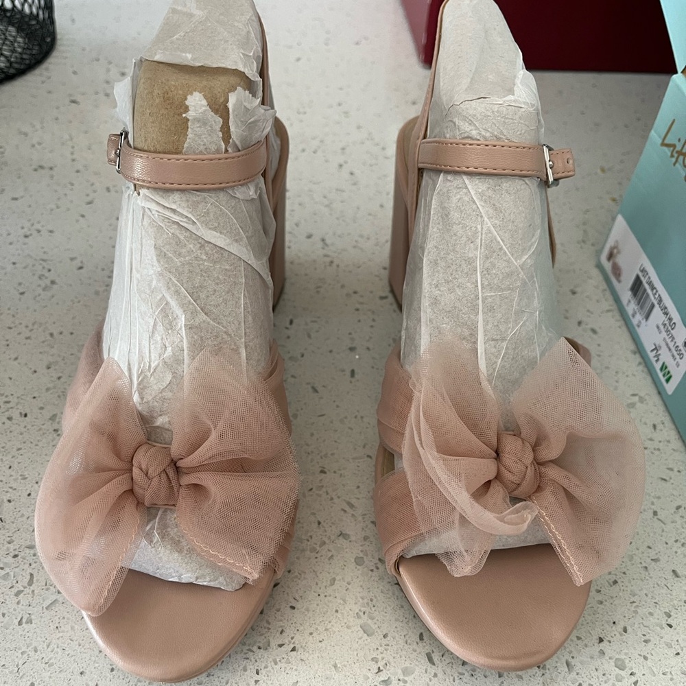 Life Stride Heels with Ankle Straps in True Blush size 8W